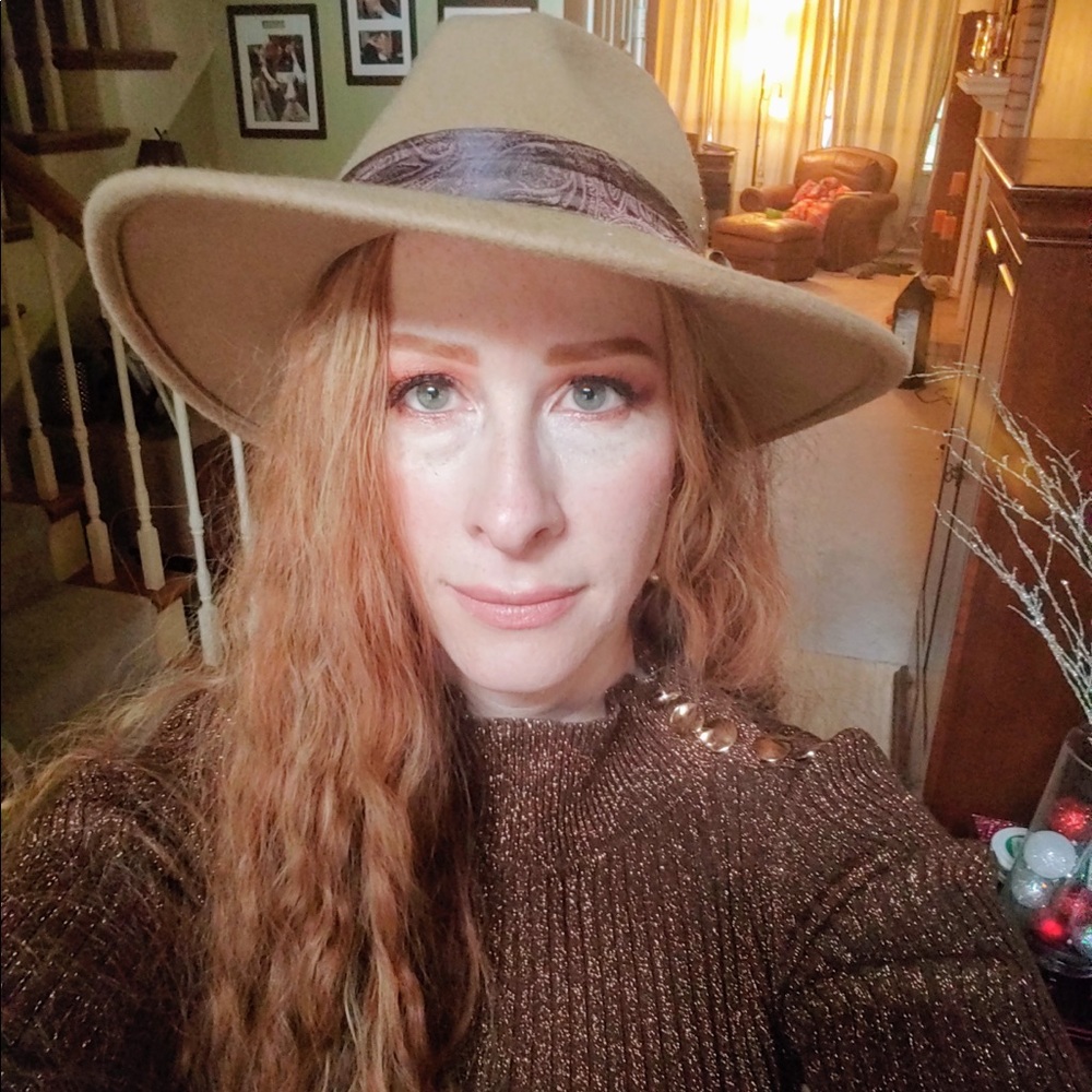 Meet your Posher, Jennifer